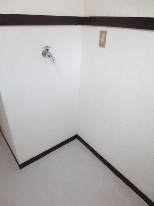 物件内観写真14　(洗濯機置場)