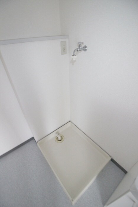 物件内観写真16　(洗濯機置場)