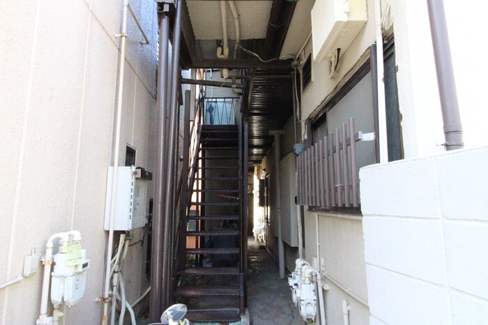 物件外観写真5　(エントランス部分)