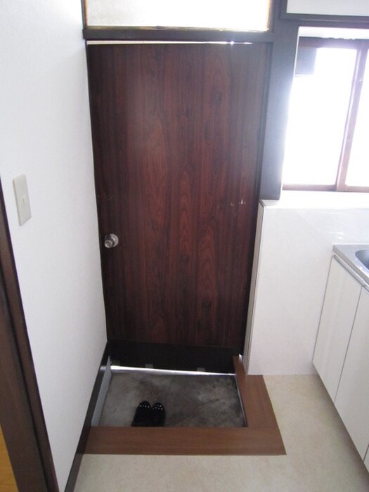 物件内観写真15　(玄関)