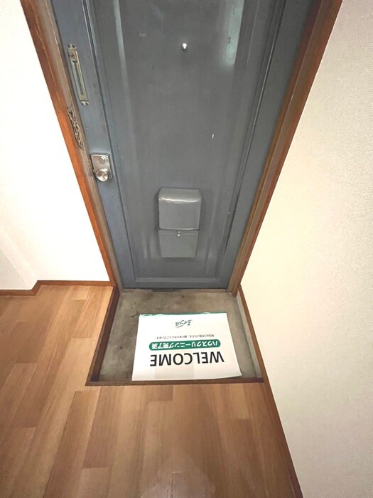 物件内観写真16　(玄関)