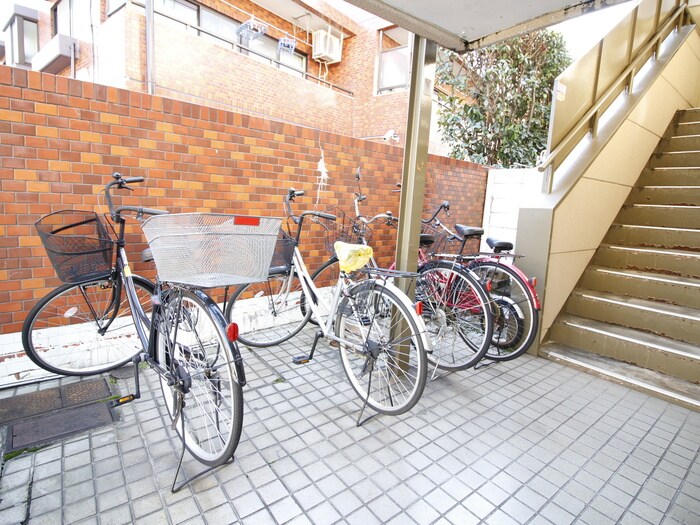 物件外観写真2　(駐輪場)