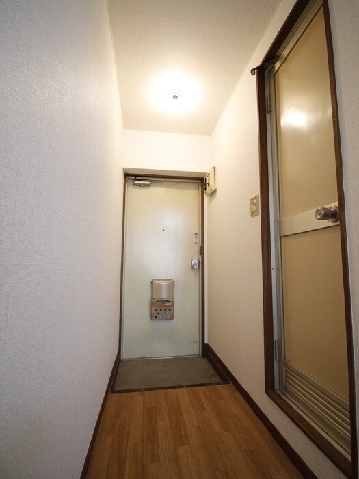 物件内観写真7　(玄関)