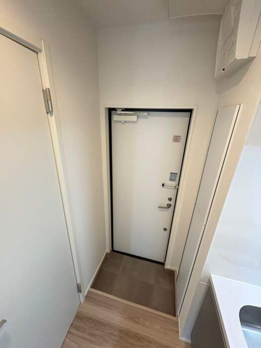 物件内観写真7　(玄関)