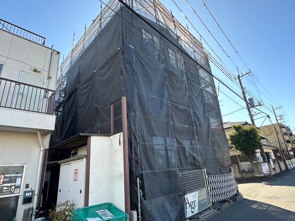 建築中