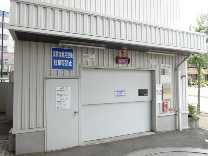 物件外観写真5　(駐車場)