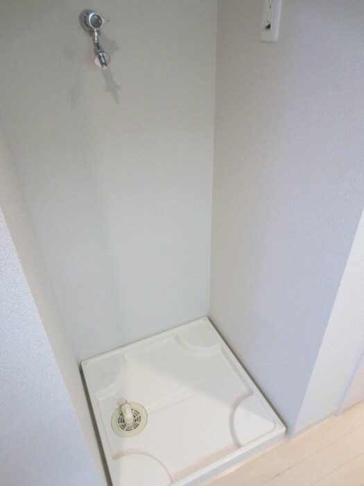 物件内観写真11　(洗濯機置場)