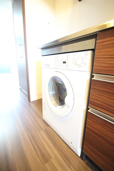 物件内観写真16　(洗濯機置場)