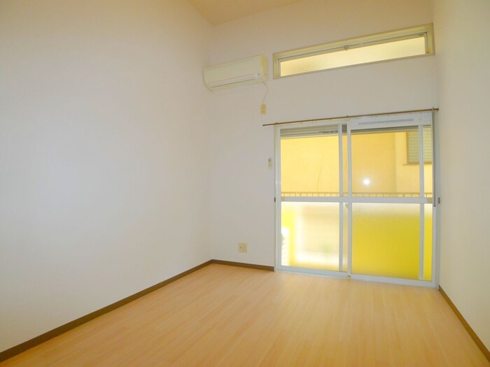 物件内観写真10　(室内からの展望)