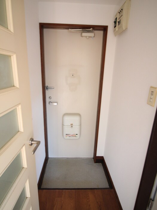 物件内観写真14　(玄関)