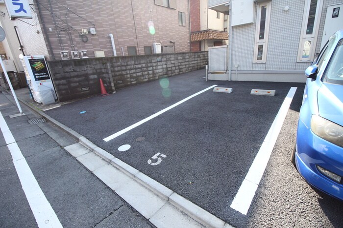 物件外観写真5　(駐車場)
