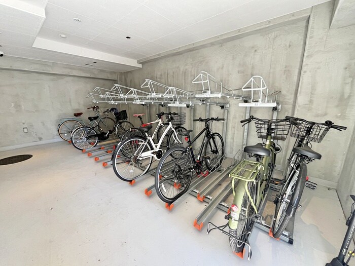 物件外観写真4　(駐輪場)