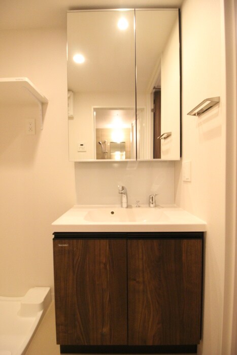 物件内観写真12　(洗面)