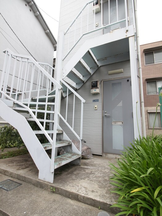 物件外観写真3　(エントランス部分)