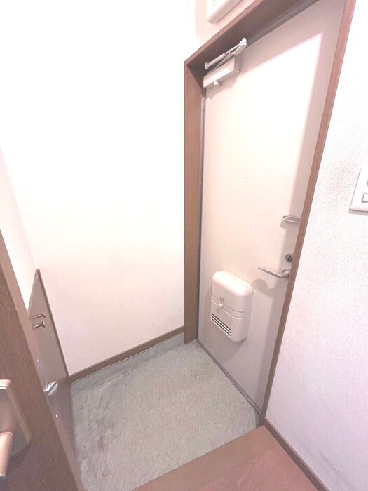 物件内観写真21　(玄関)