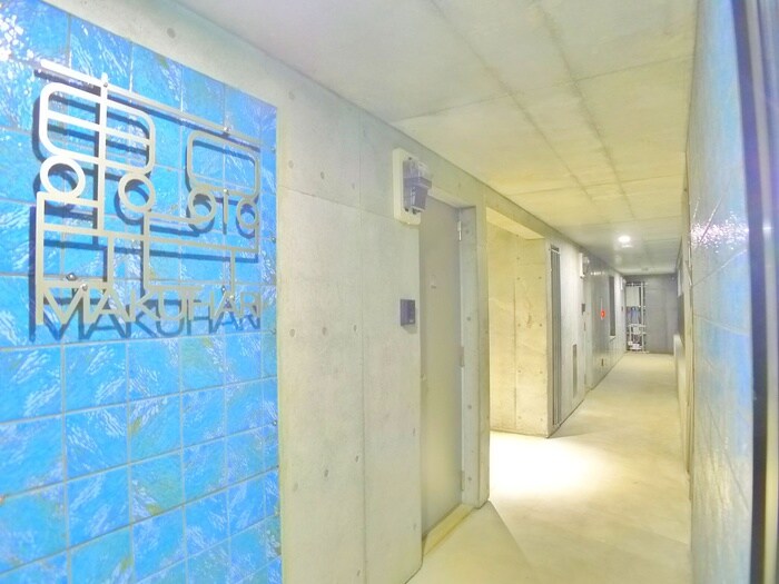 物件外観写真4　(エントランス部分)