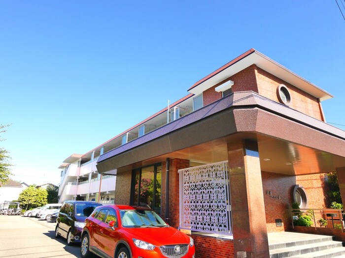 物件外観写真2　(駐車場)