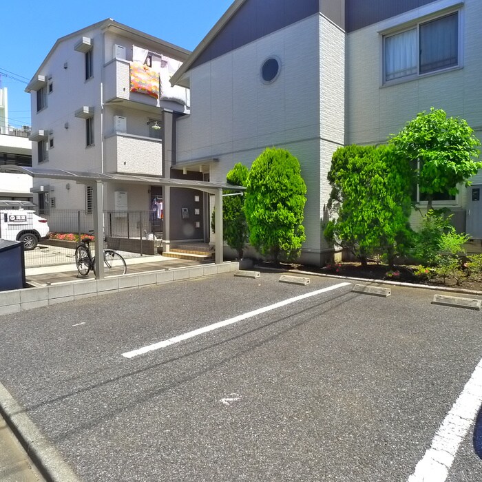 物件外観写真6　(駐車場)