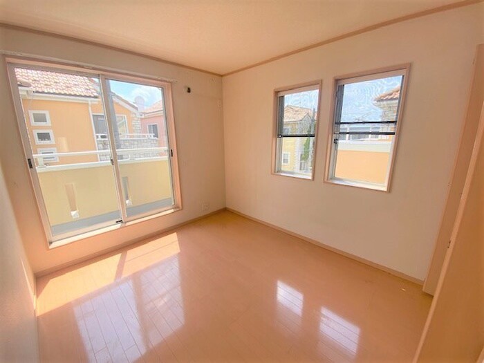 物件内観写真4　(居室)