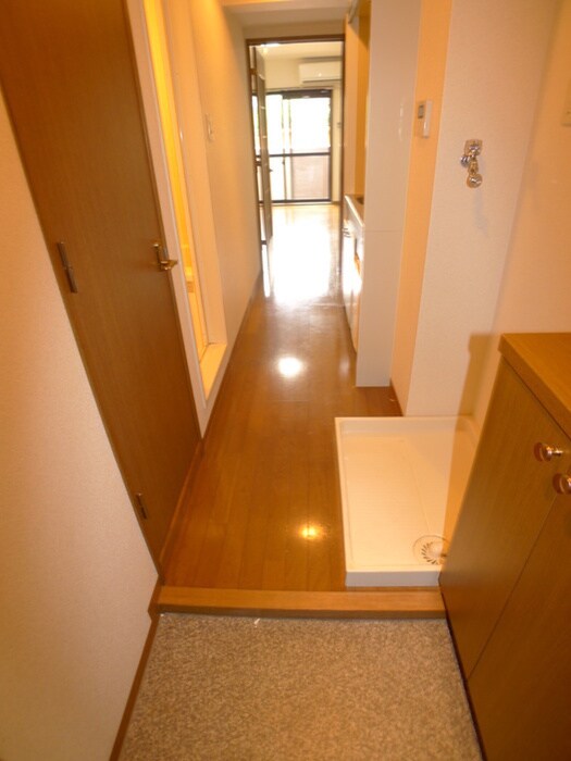 物件内観写真7　(玄関)