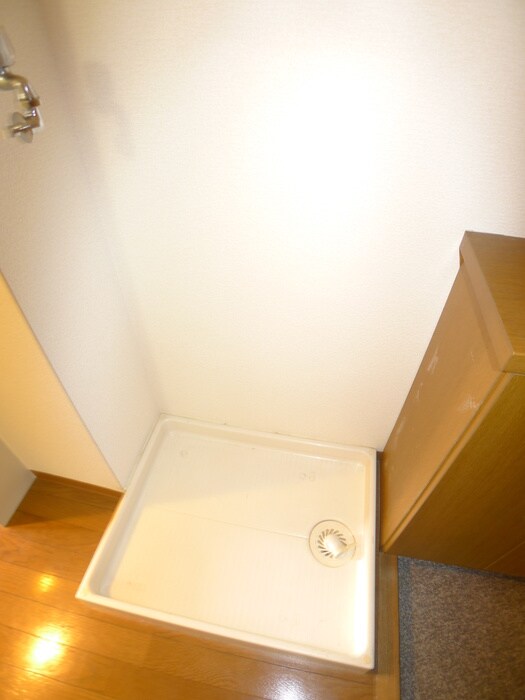 物件内観写真9　(洗濯機置場)