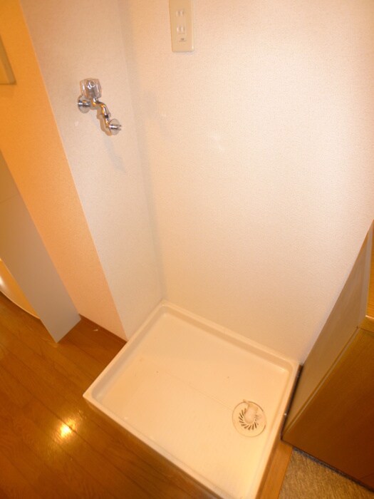 物件内観写真9　(洗濯機置場)