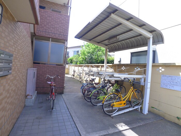 物件外観写真5　(駐輪場)