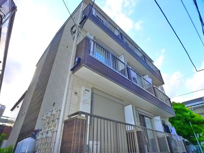 物件外観写真3　(エントランス部分)