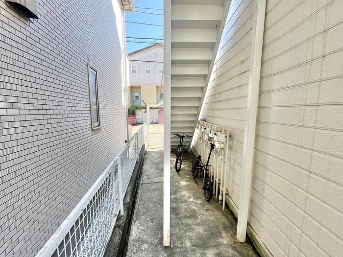 物件外観写真5　(エントランス部分)