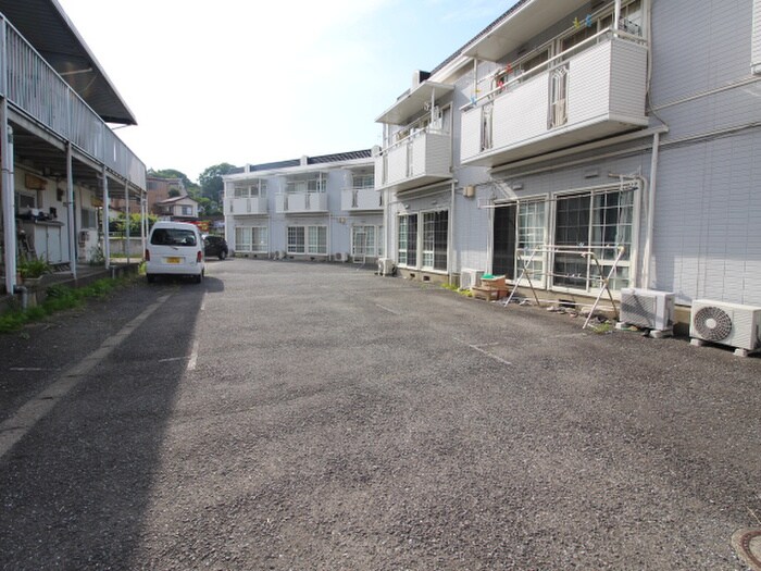 物件外観写真3　(駐車場)