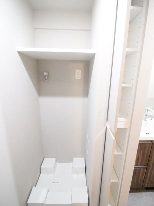 物件内観写真18　(洗濯機置場)