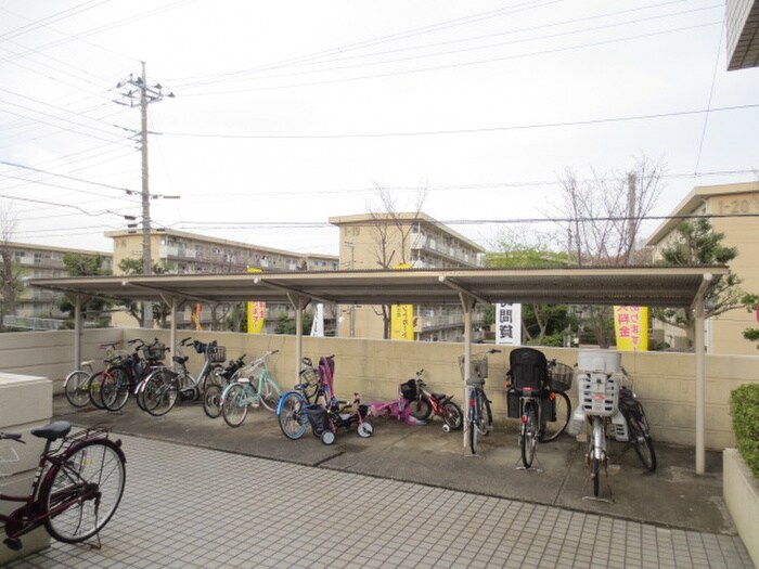 物件外観写真3　(駐輪場)