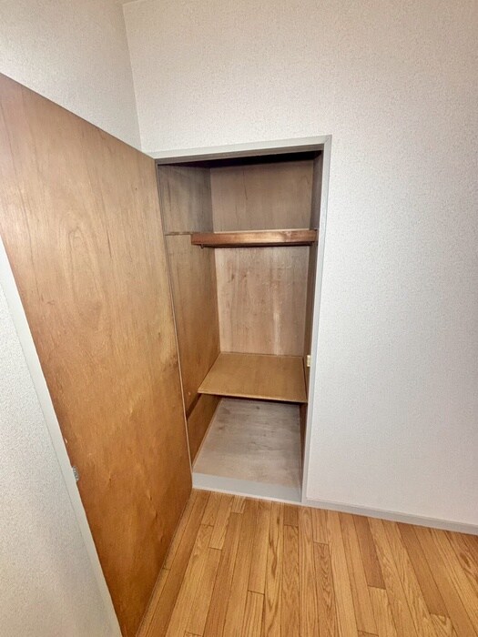 物件内観写真13　(収納)