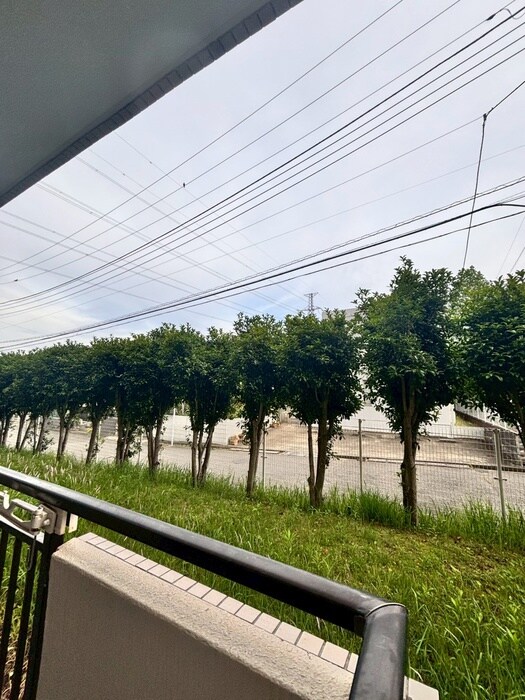 物件内観写真15　(室内からの展望)