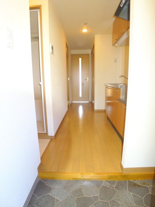 物件内観写真5　(室内からの展望)