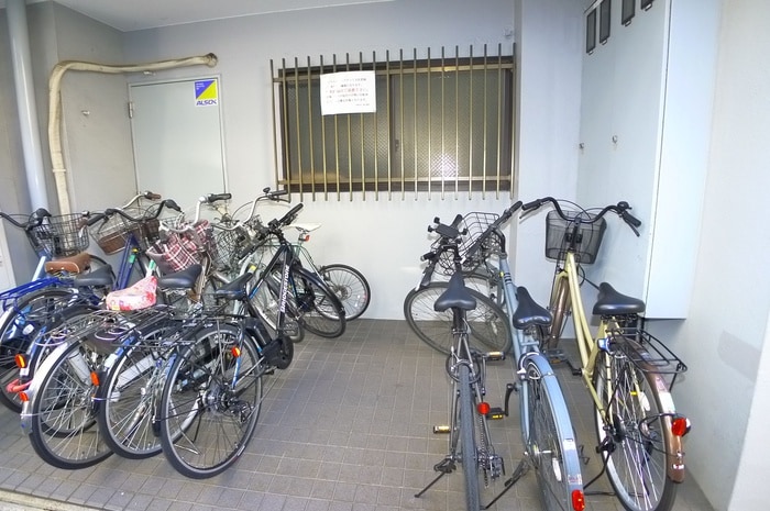 物件外観写真3　(駐輪場)