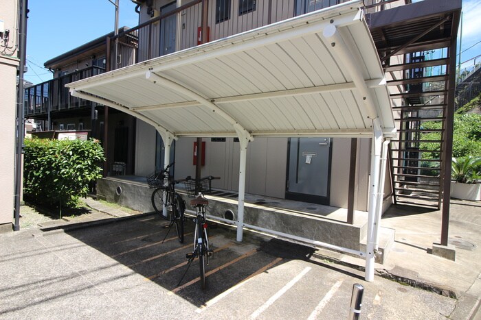 物件外観写真3　(駐輪場)