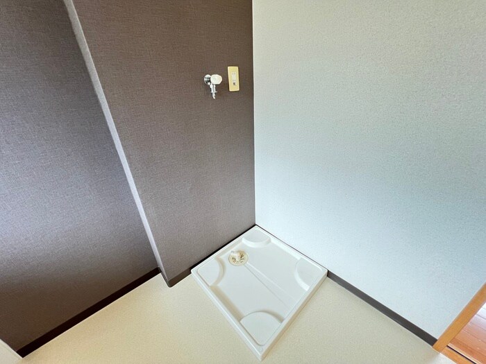 物件内観写真11　(洗濯機置場)