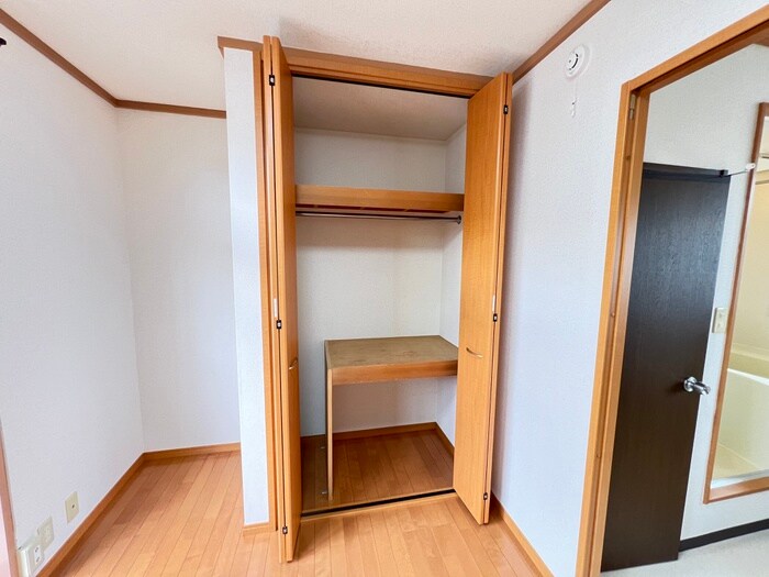 物件内観写真12　(収納)
