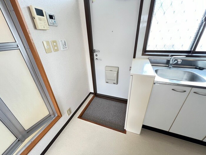 物件内観写真22　(玄関)