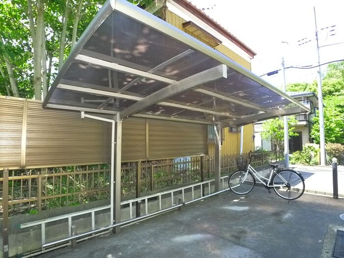 物件外観写真4　(駐輪場)