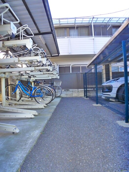 物件外観写真5　(駐輪場)