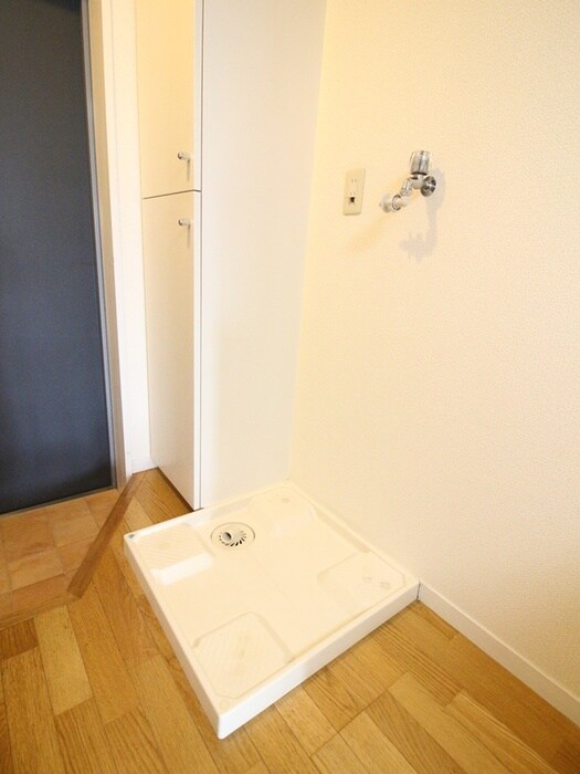 物件内観写真11　(洗濯機置場)