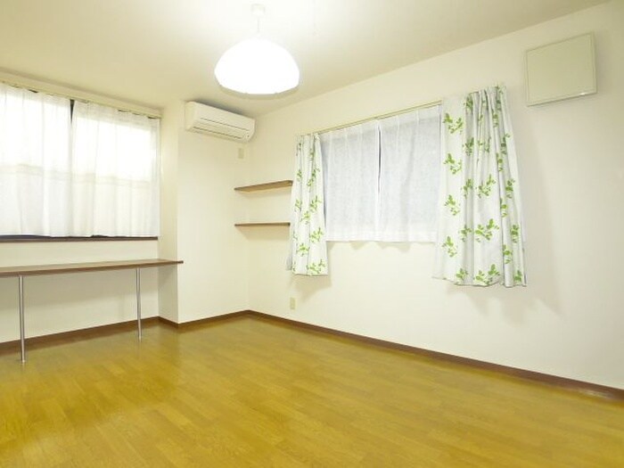 物件内観写真10　(居室)