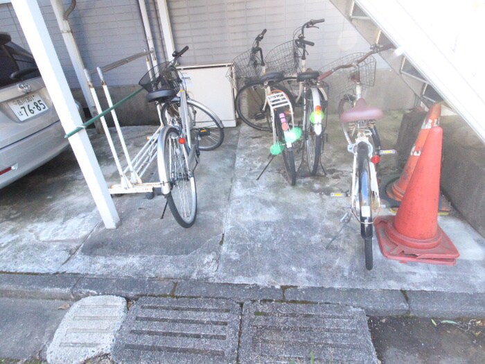 物件外観写真6　(駐輪場)
