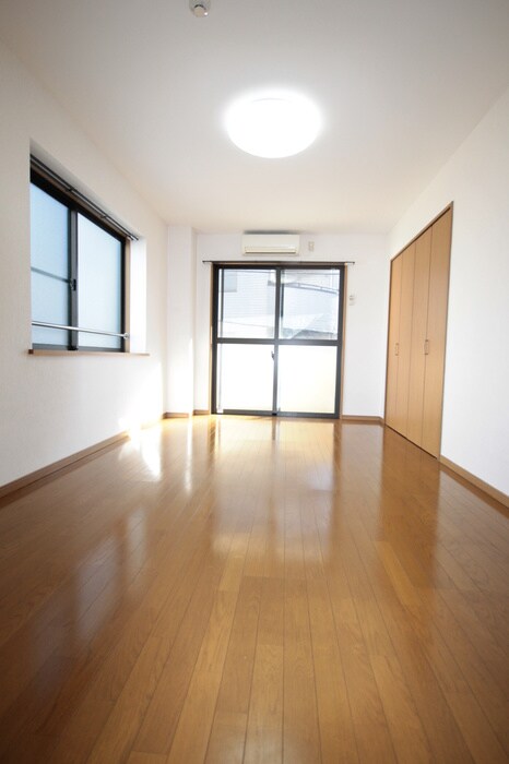 物件内観写真4　(居室)