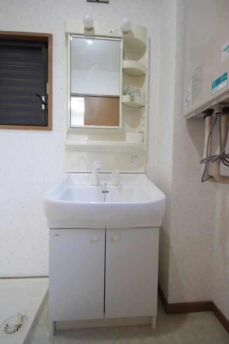 物件内観写真8　(洗面)