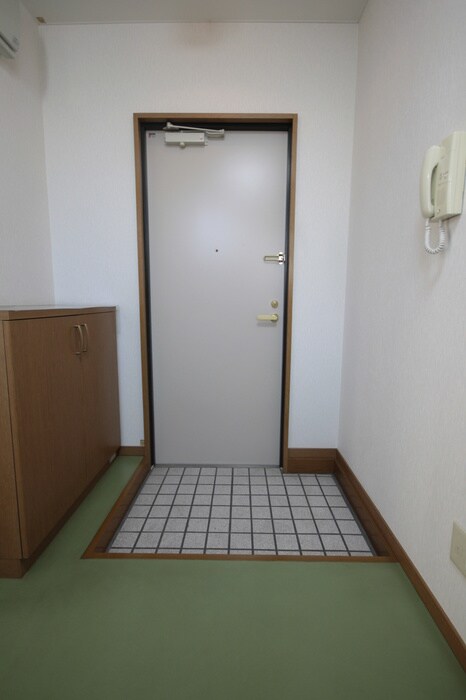 物件内観写真13　(玄関)