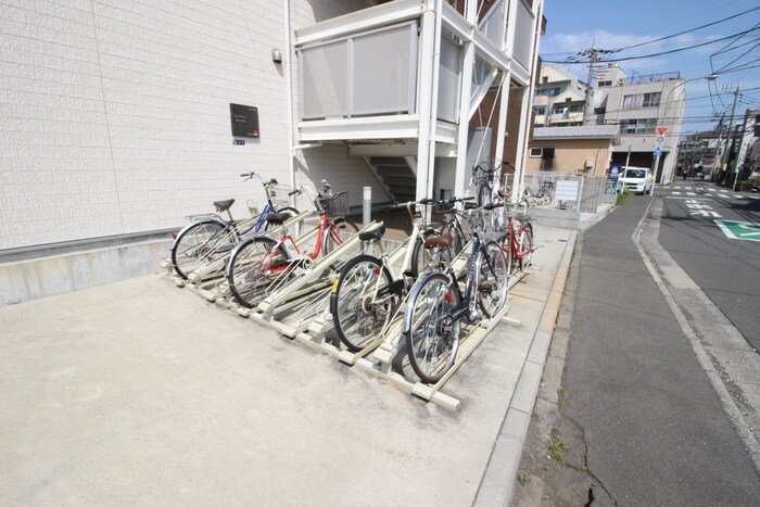 物件外観写真3　(駐輪場)