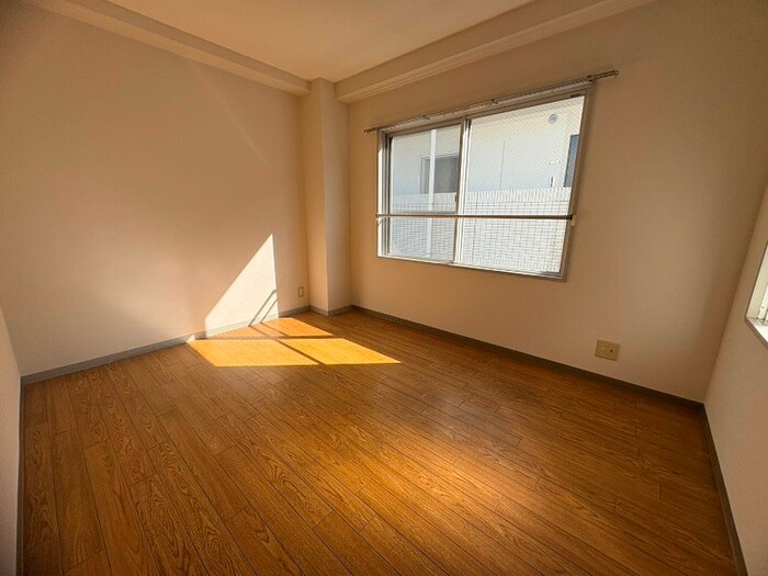 物件内観写真6　(居室)